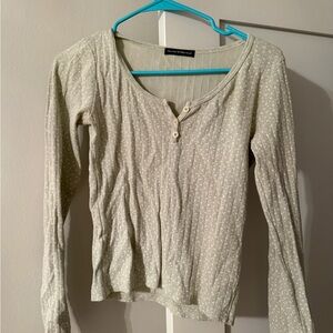 Brandy Melville Light Gray Patterned Long Sleeve Top